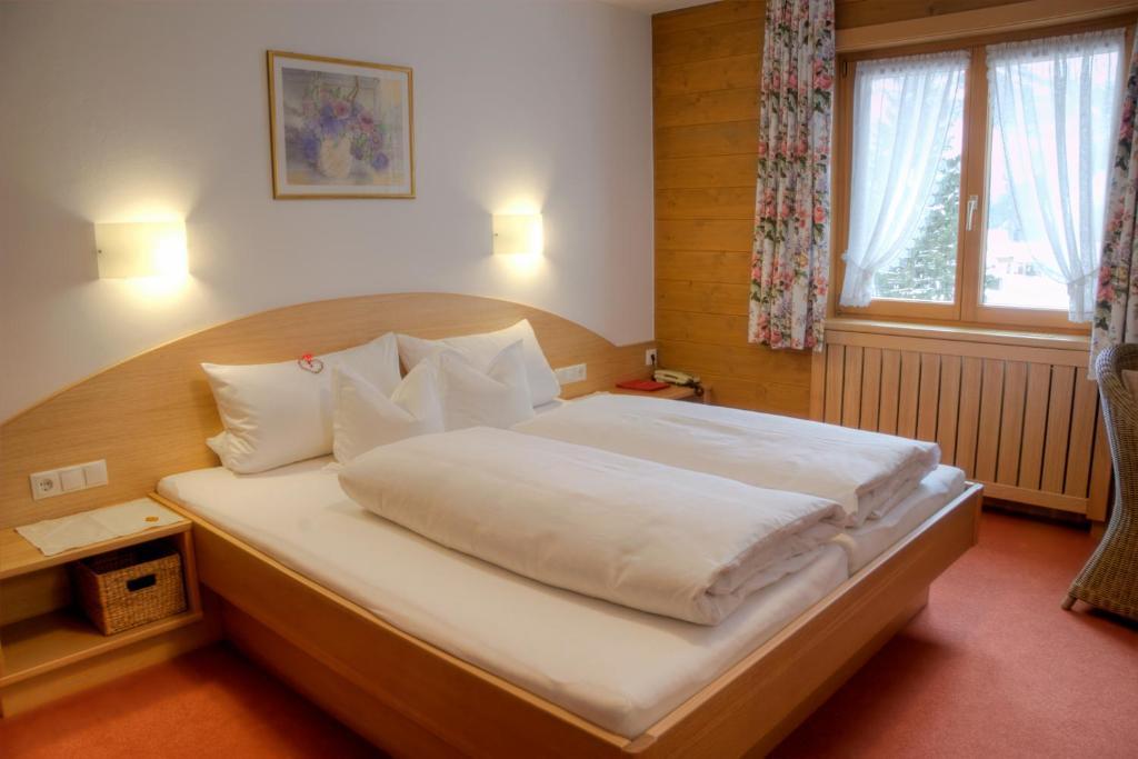 Pension Christophorus Hotel Garni Partenen Zimmer foto
